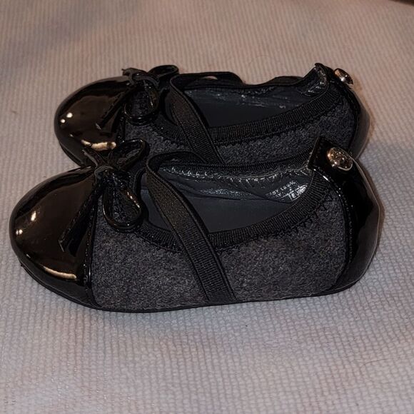 New Stuart Weitzman Legacy Black Patent & Gray Baby Shoes 3-6 Months Size 2 - Picture 7 of 11